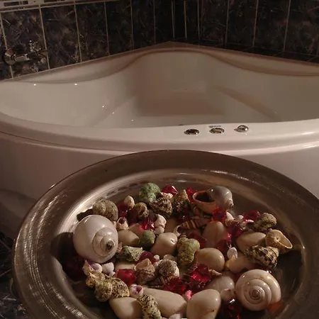 Hunguest Platanus מלון 3*