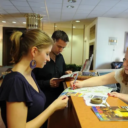 Hunguest Platanus מלון